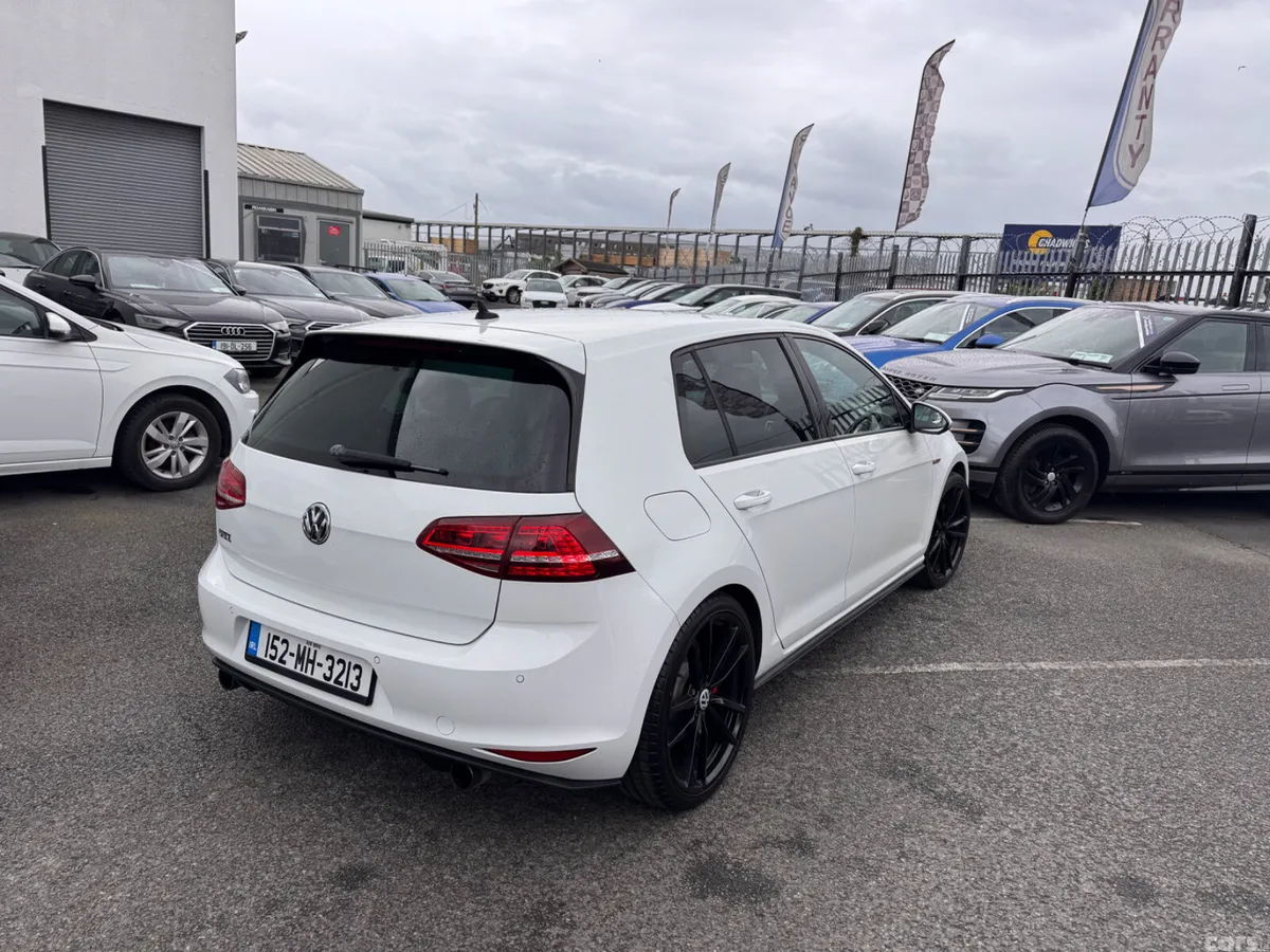 Volkswagen Golf Hatchback, Petrol, 2015, White