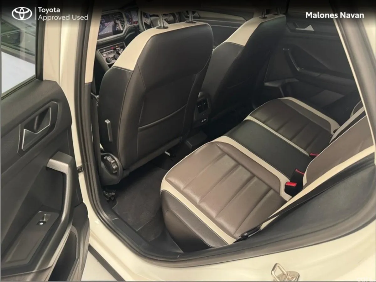 Volkswagen T-Roc Estate, Petrol, 2022, White