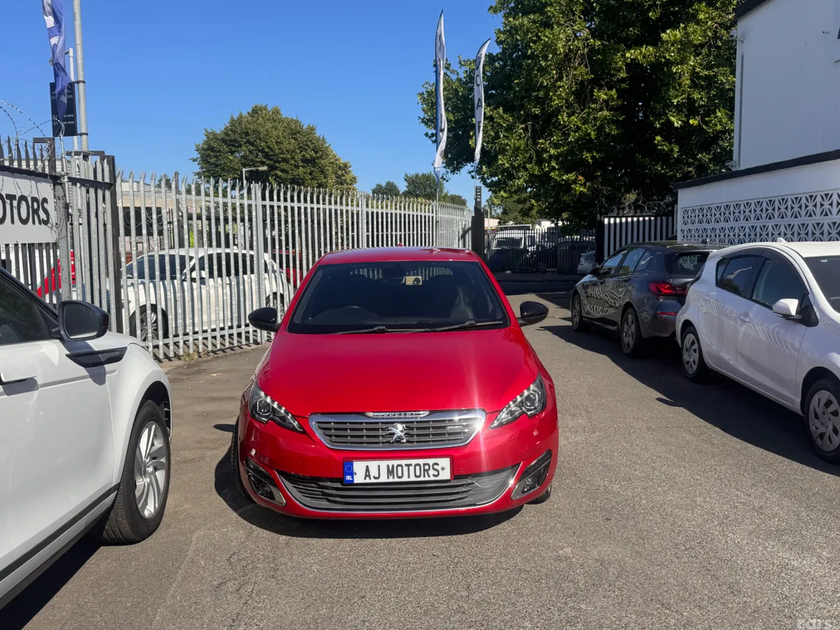 Peugeot 308 Hatchback, Petrol, 2016, Red