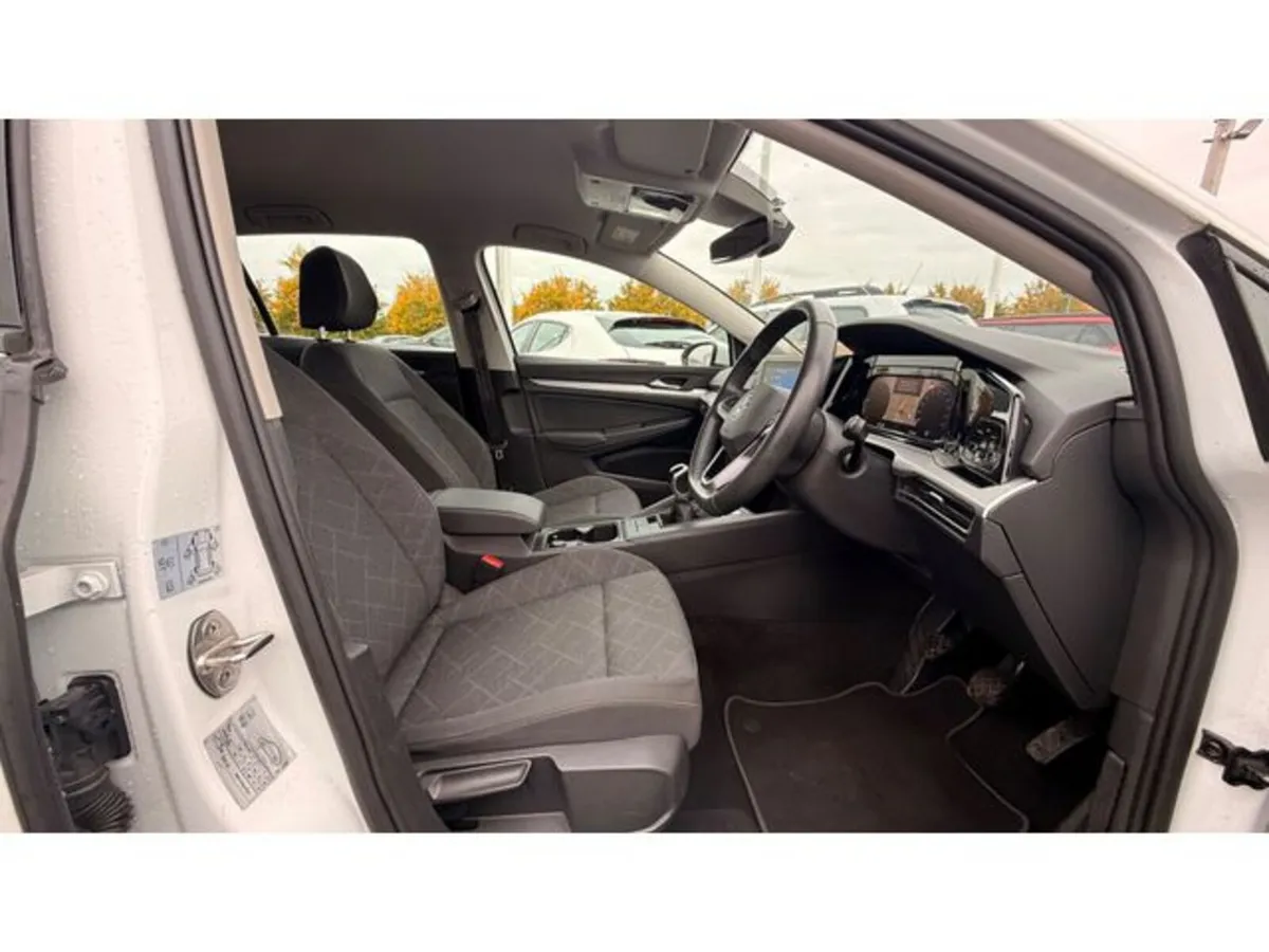 Volkswagen Golf Hatchback, Diesel, 2023, White
