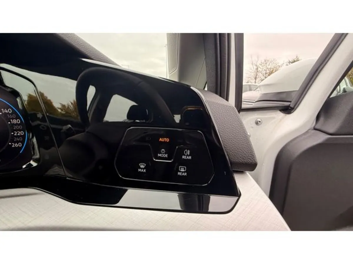 Volkswagen Golf Hatchback, Diesel, 2023, White