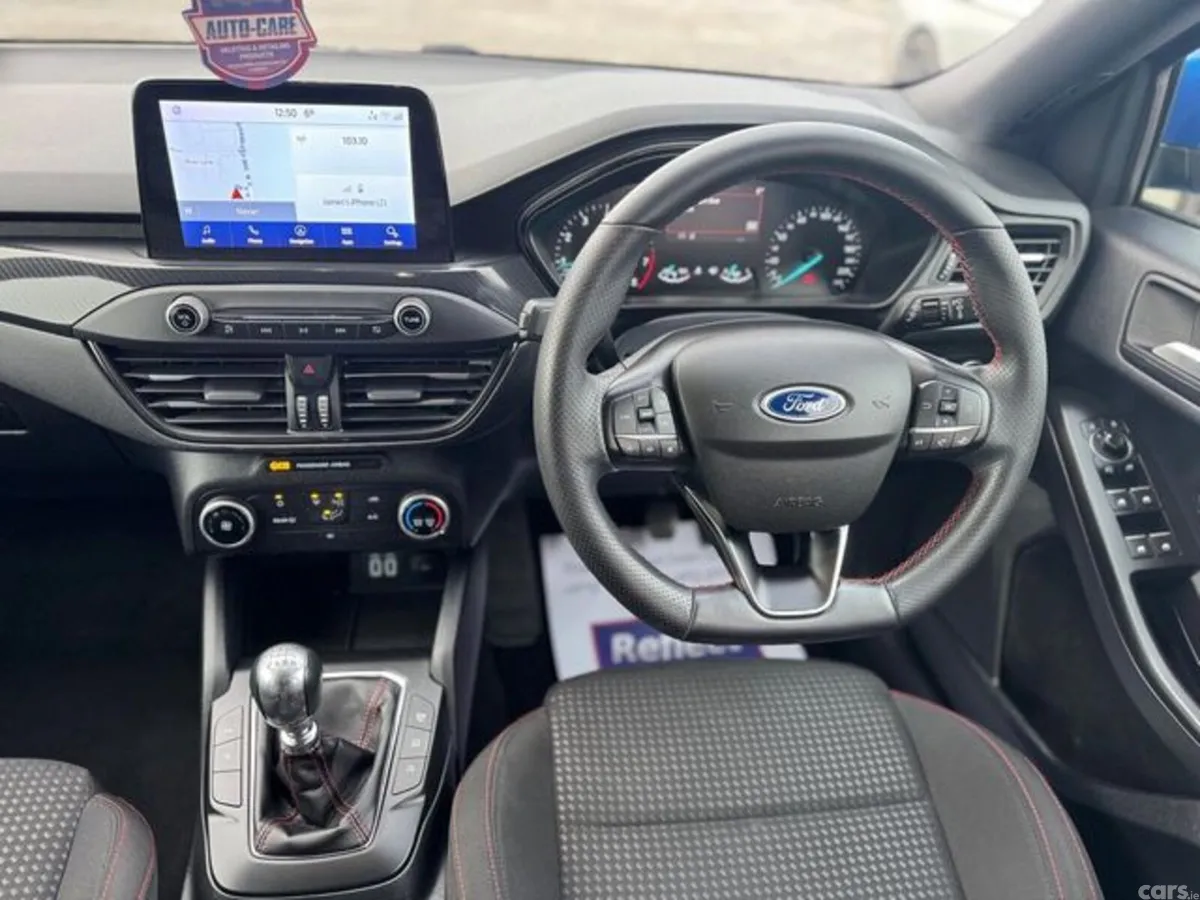 Ford Focus Hatchback, Petrol Hybrid, 2022, Blue