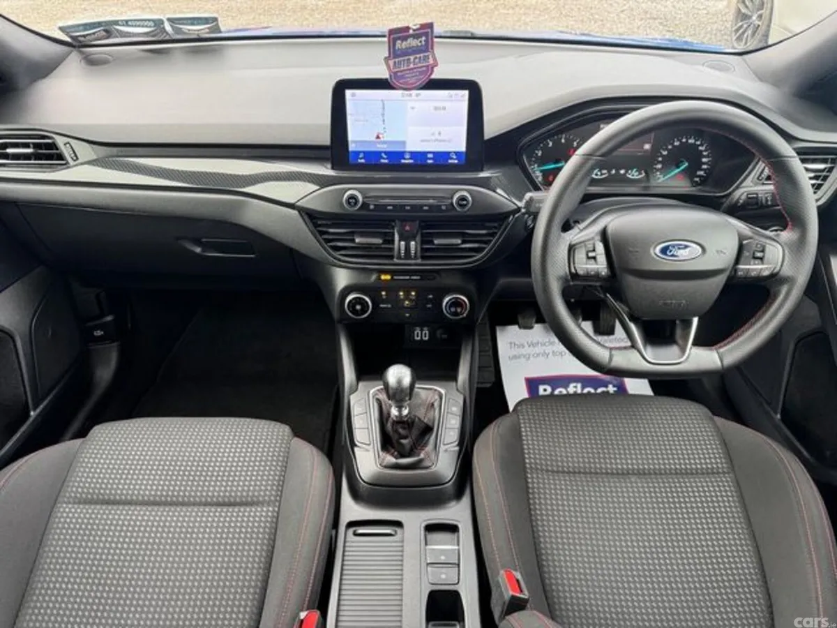Ford Focus Hatchback, Petrol Hybrid, 2022, Blue