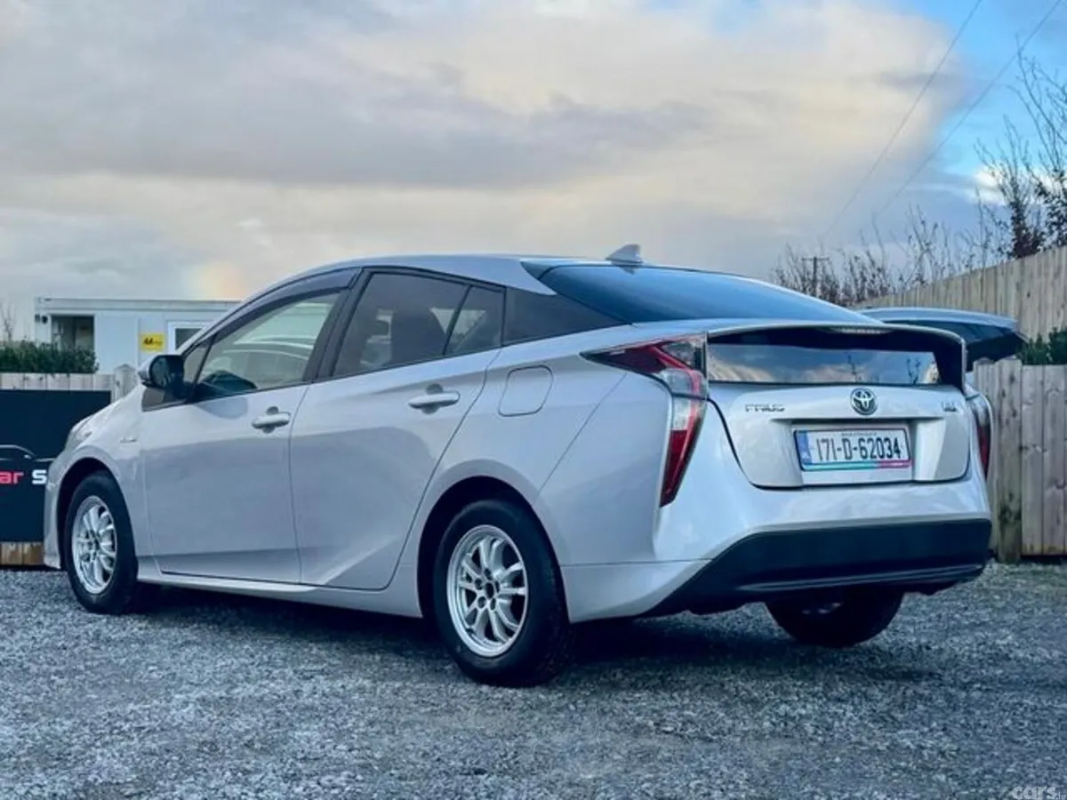 Toyota Prius Hatchback, Petrol Hybrid, 2017, Silver