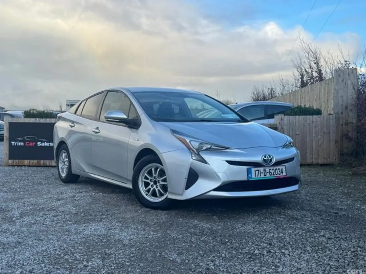 Toyota Prius Hatchback, Petrol Hybrid, 2017, Silver