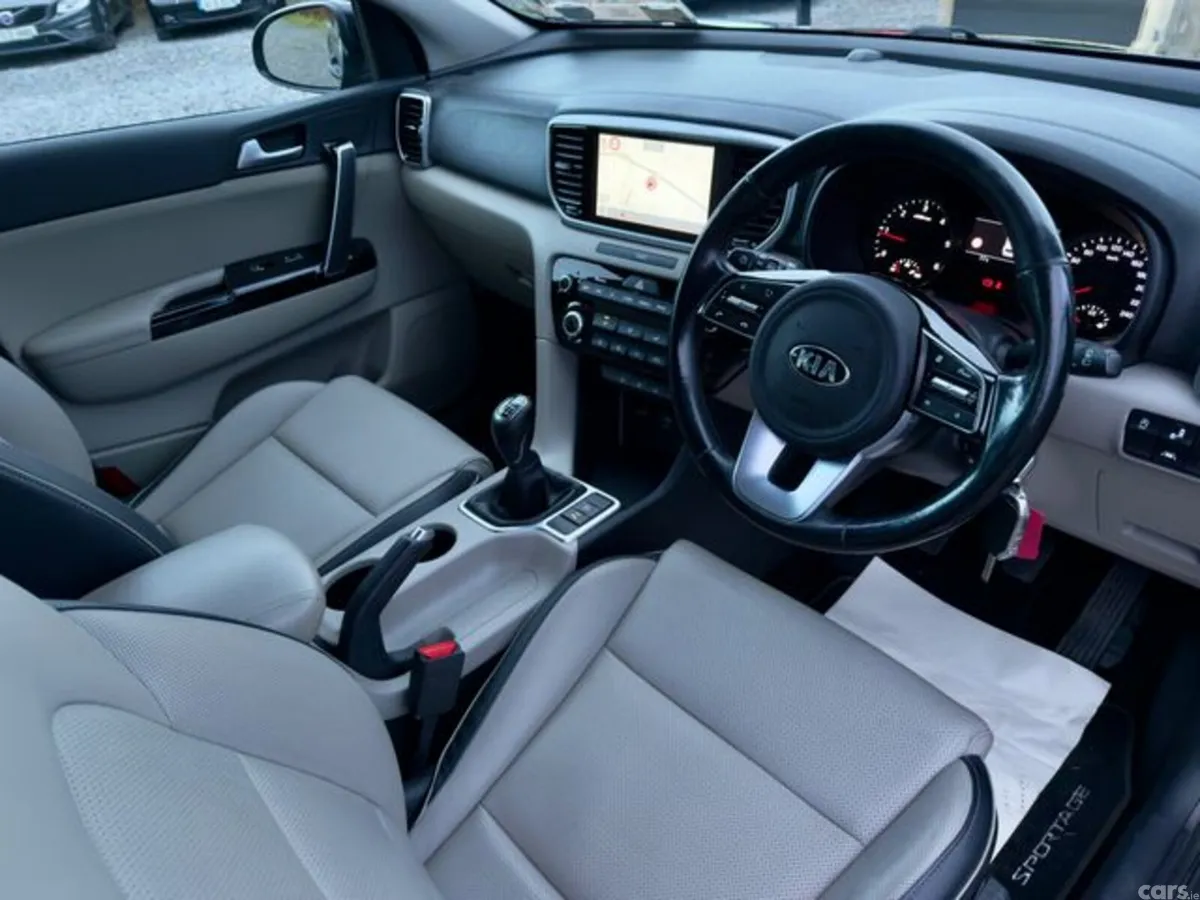 Kia Sportage MPV, Diesel Hybrid, 2021, Black