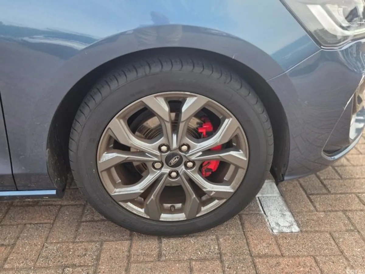 Ford Focus Hatchback, Petrol Hybrid, 2024, Blue