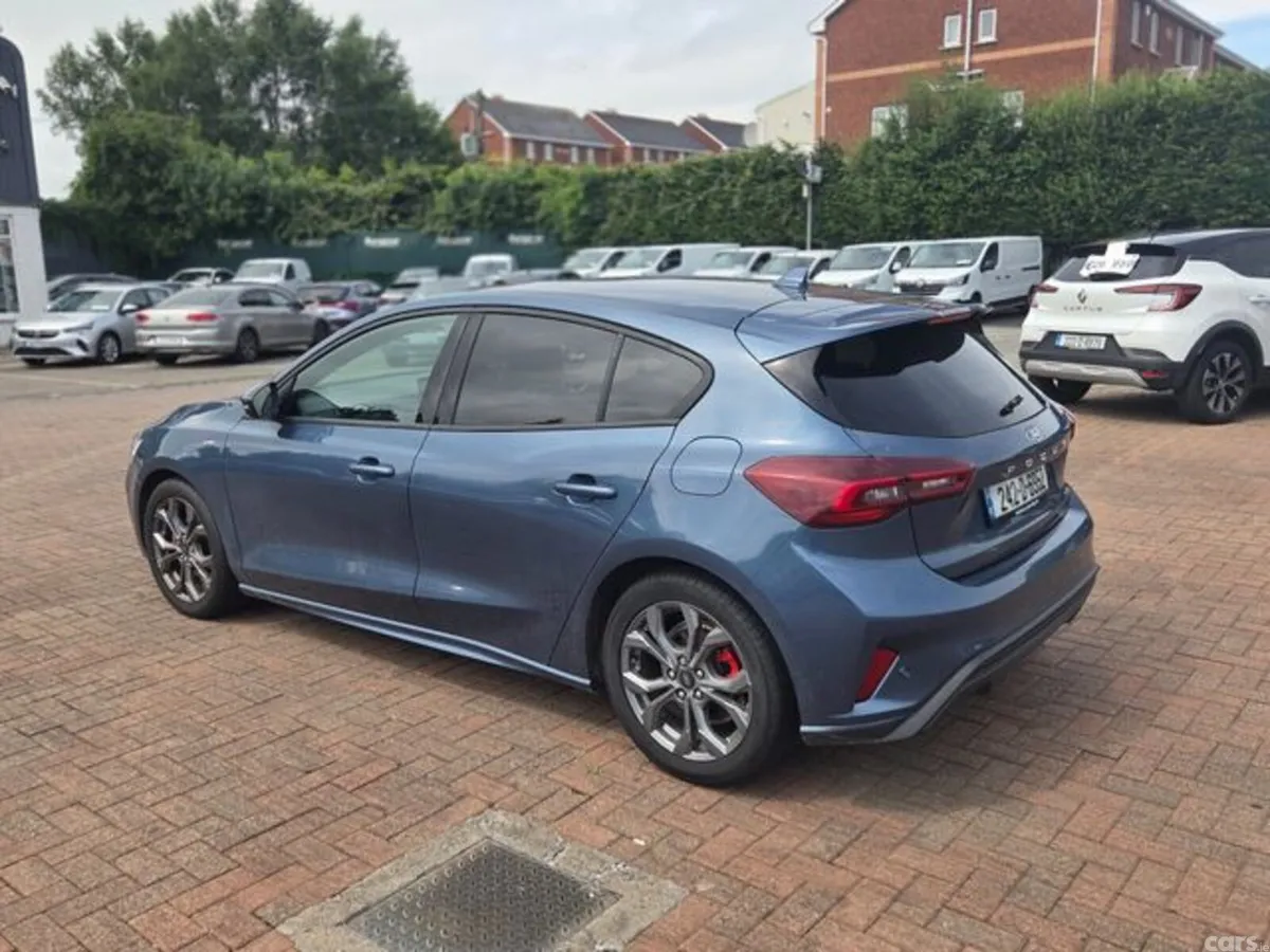 Ford Focus Hatchback, Petrol Hybrid, 2024, Blue