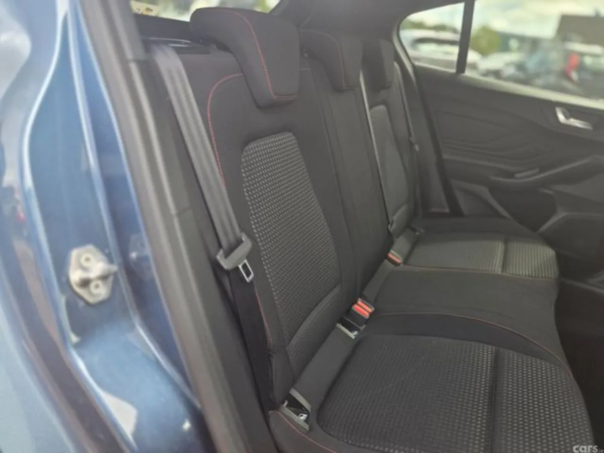 Ford Focus Hatchback, Petrol Hybrid, 2024, Blue