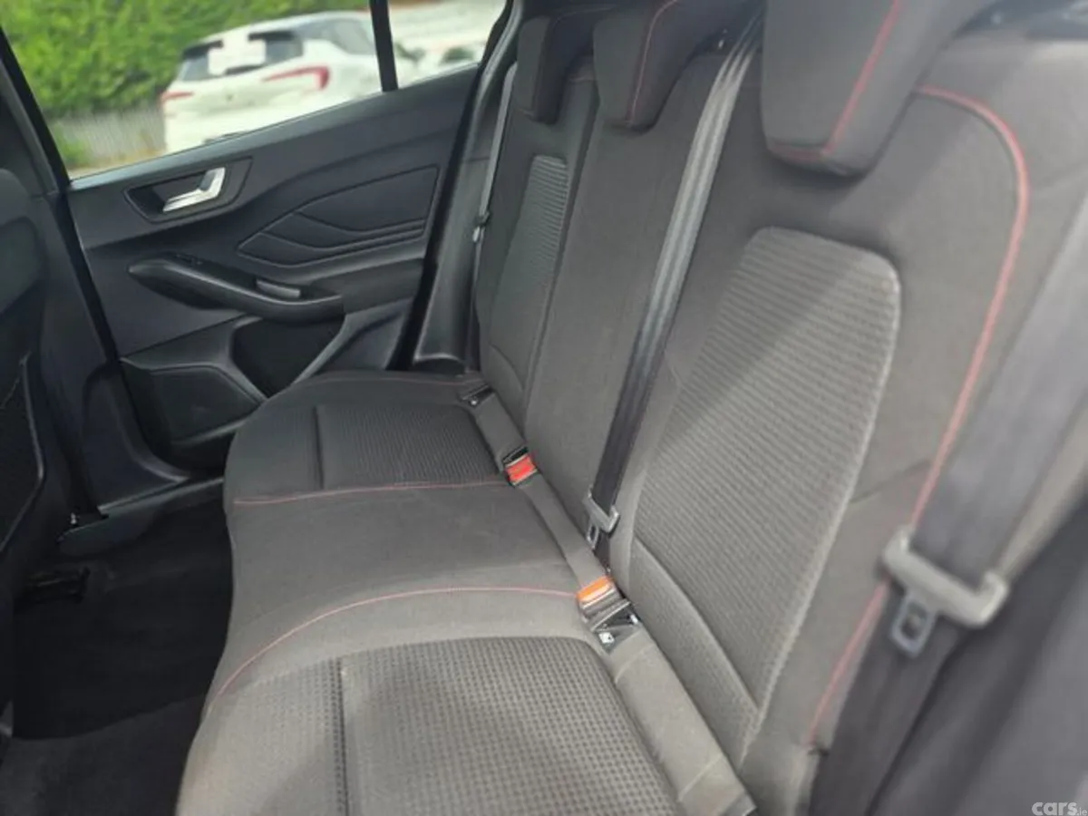 Ford Focus Hatchback, Petrol Hybrid, 2024, Blue