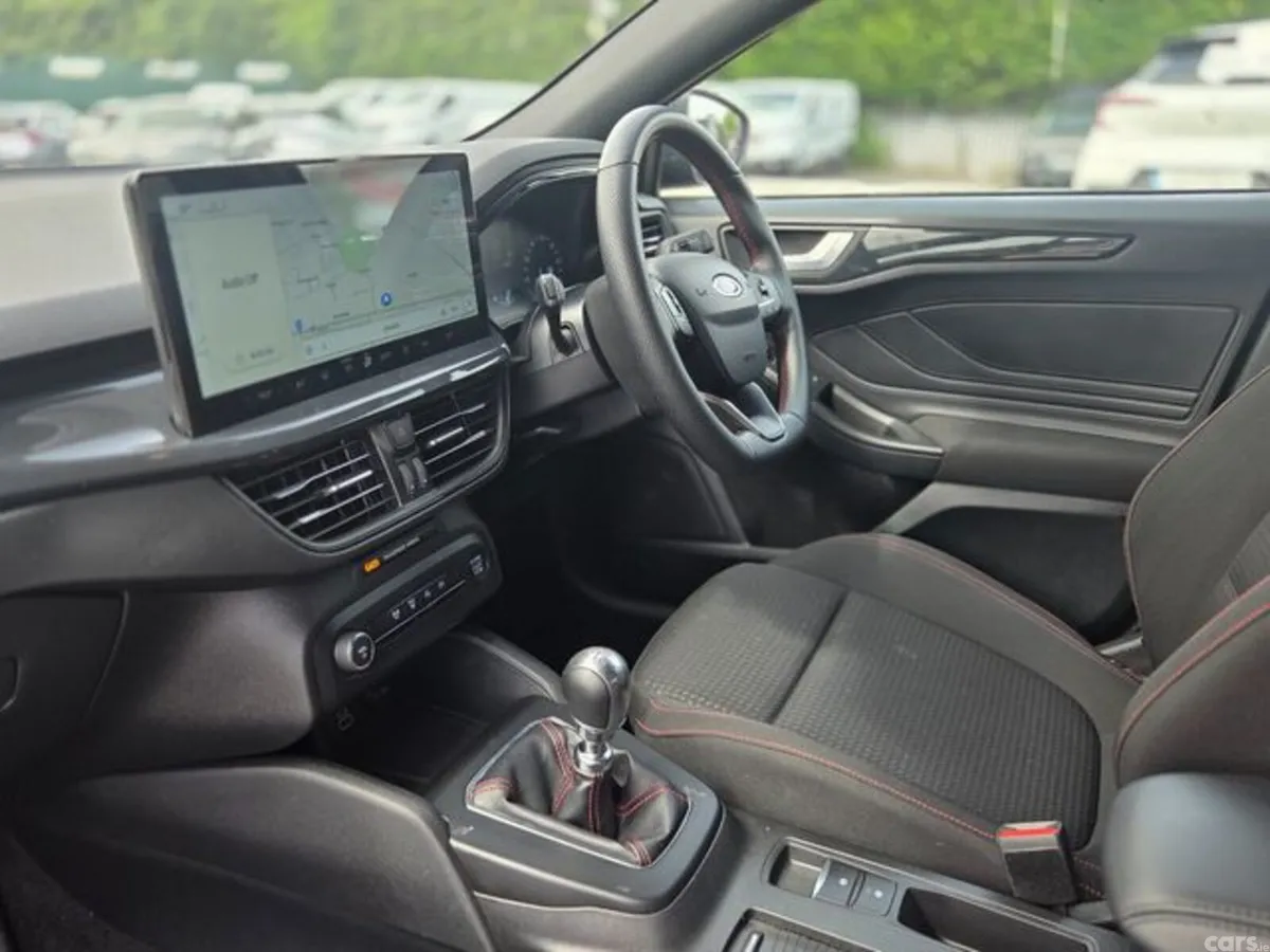 Ford Focus Hatchback, Petrol Hybrid, 2024, Blue