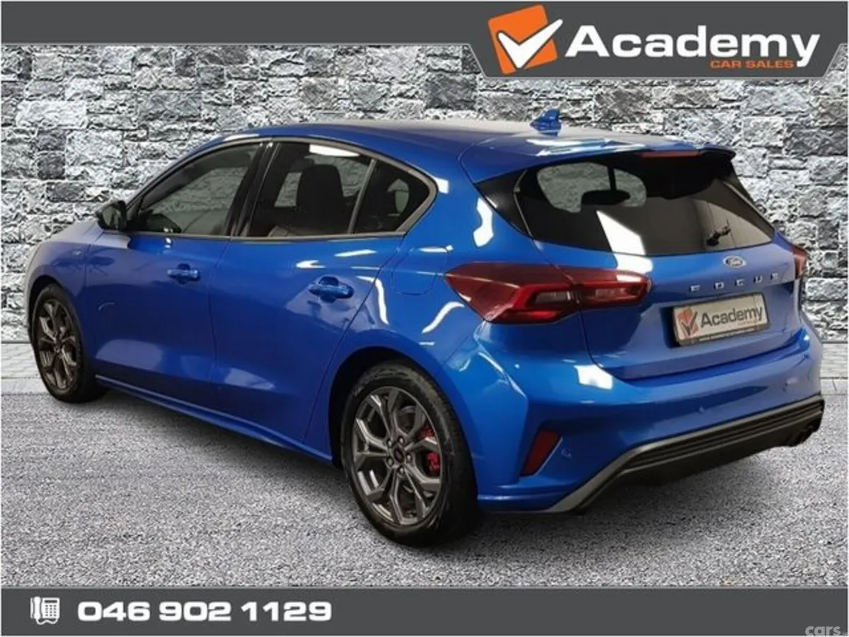 Ford Focus Hatchback, Petrol Hybrid, 2024, Blue