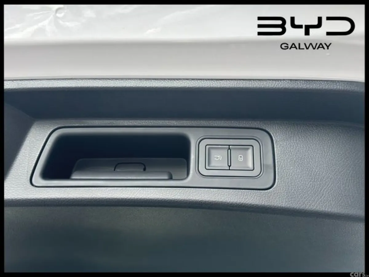 BYD SEAL U SUV, Petrol Plug-in Hybrid, 2026, White