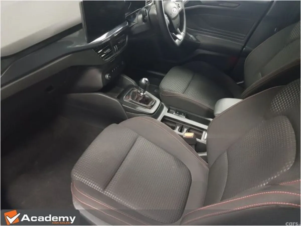Ford Focus Hatchback, Petrol Hybrid, 2024, Blue