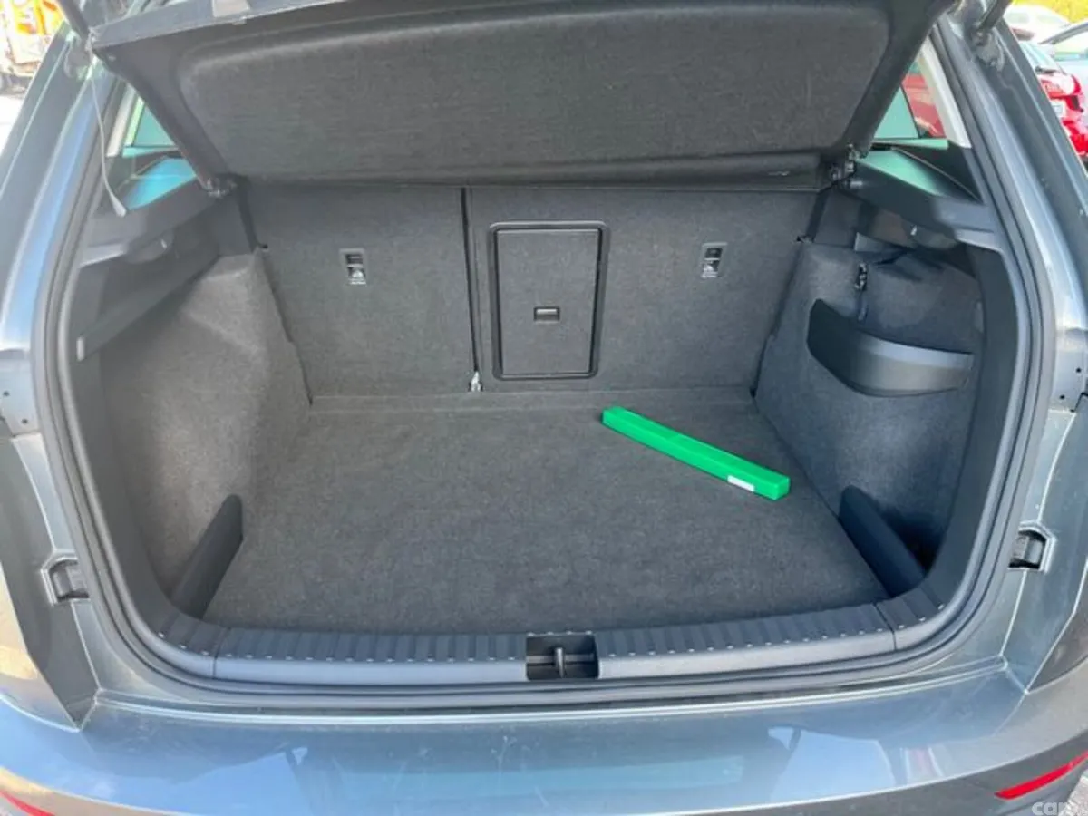 Skoda Karoq SUV, Diesel, 2023, Grey