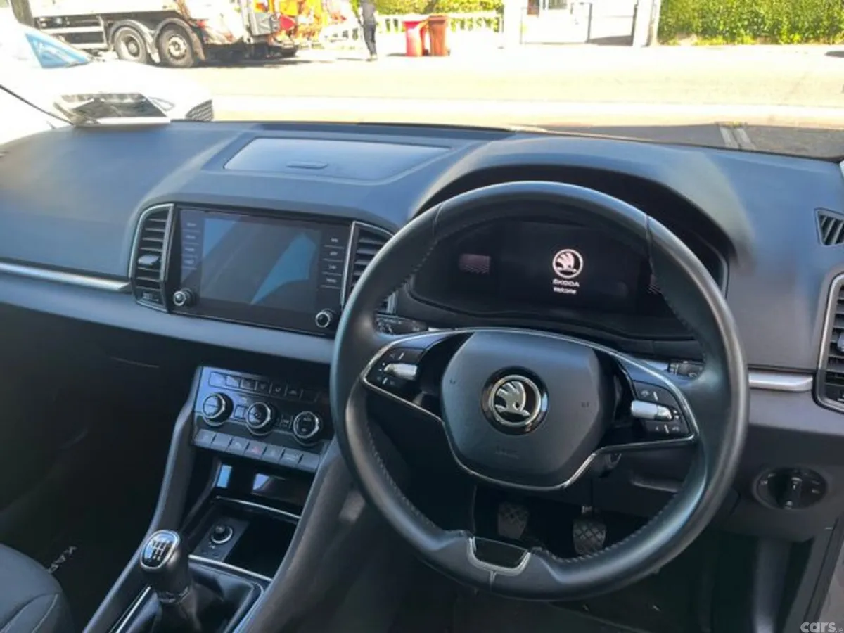 Skoda Karoq SUV, Diesel, 2023, Grey