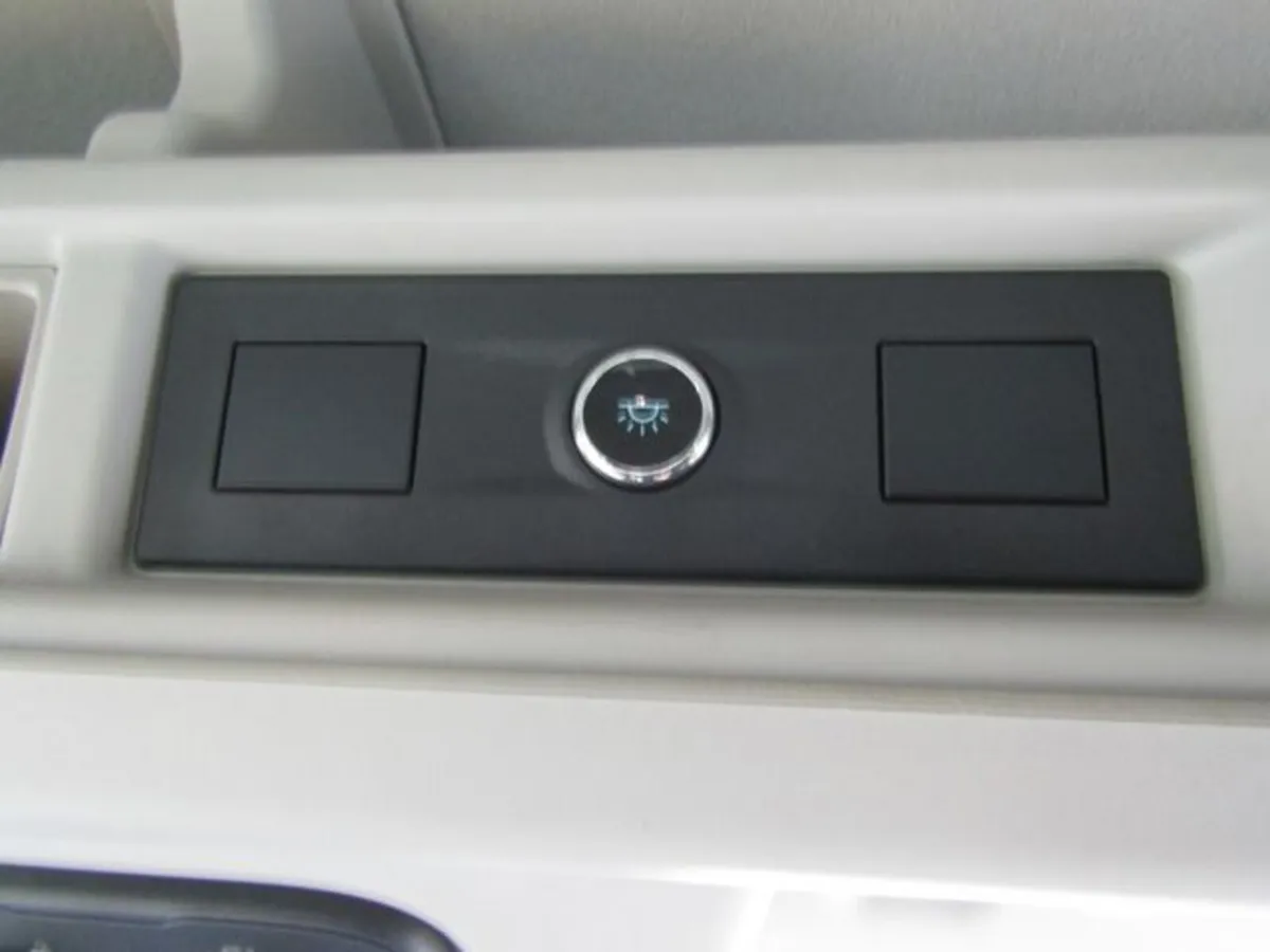 Ford Transit Minibus, Diesel, 2022, White