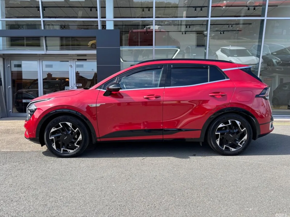 Kia Sportage MPV, Diesel Hybrid, 2024, Red