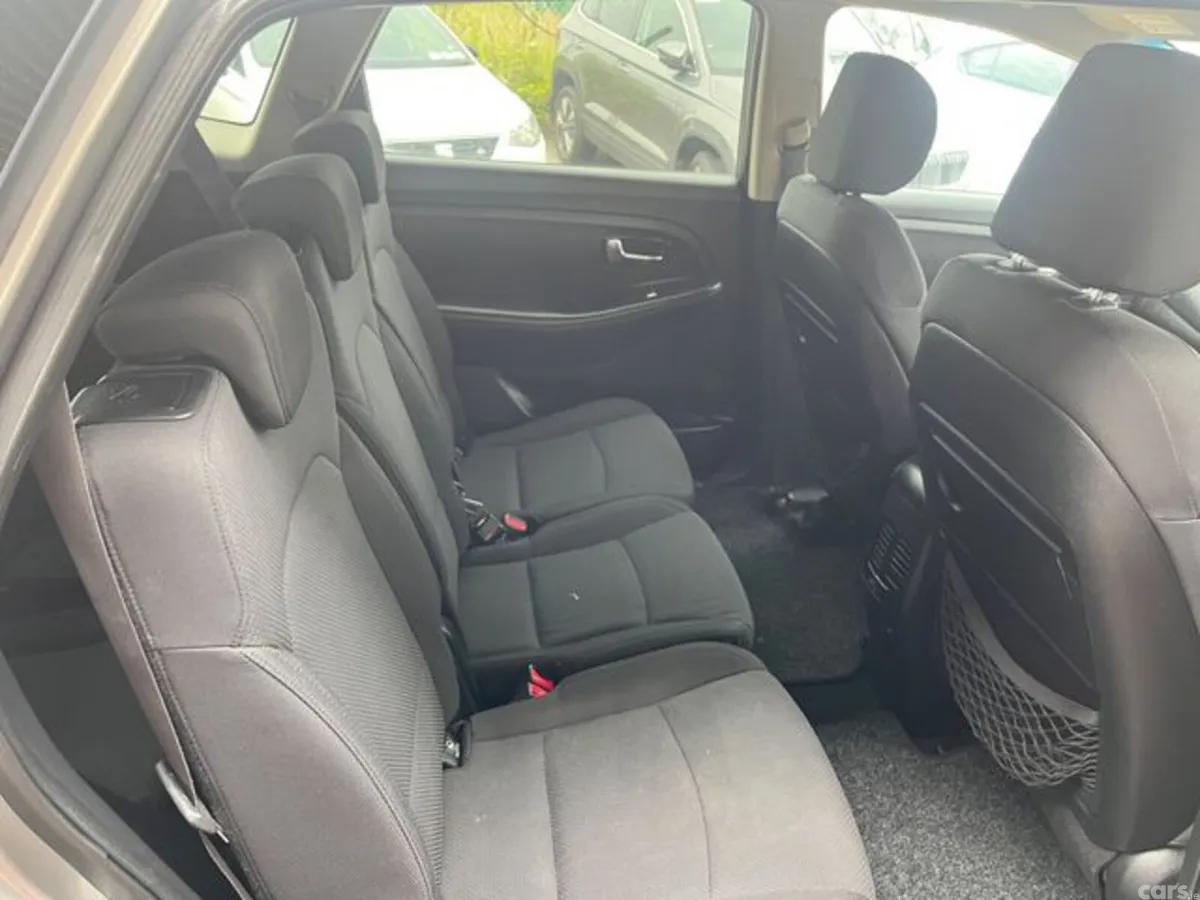 Kia Carens Estate, Diesel, 2013, Silver