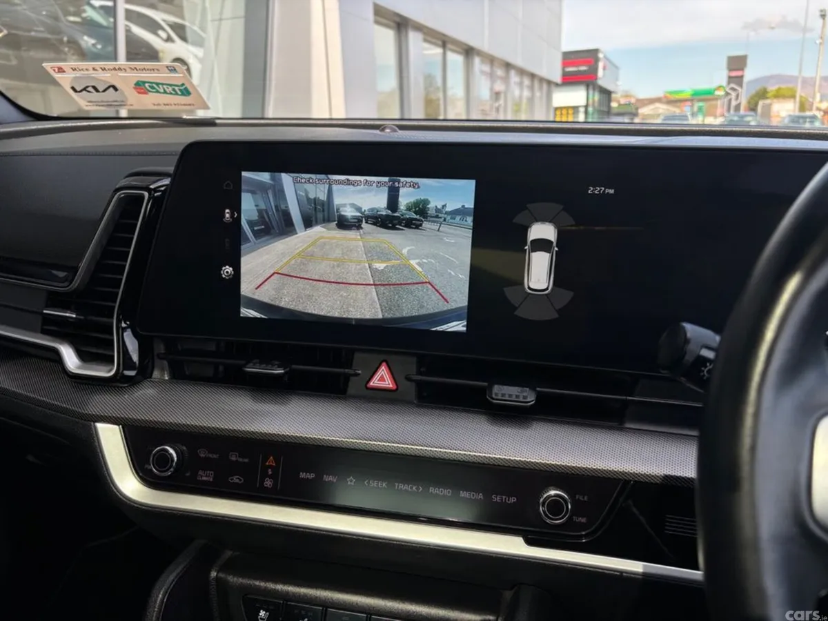 Kia Sportage MPV, Diesel Hybrid, 2024, Red