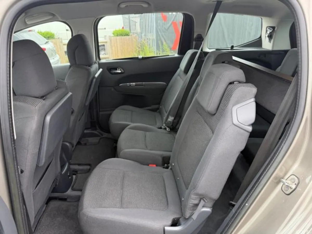 Peugeot 5008 MPV, Diesel, 2015, Grey