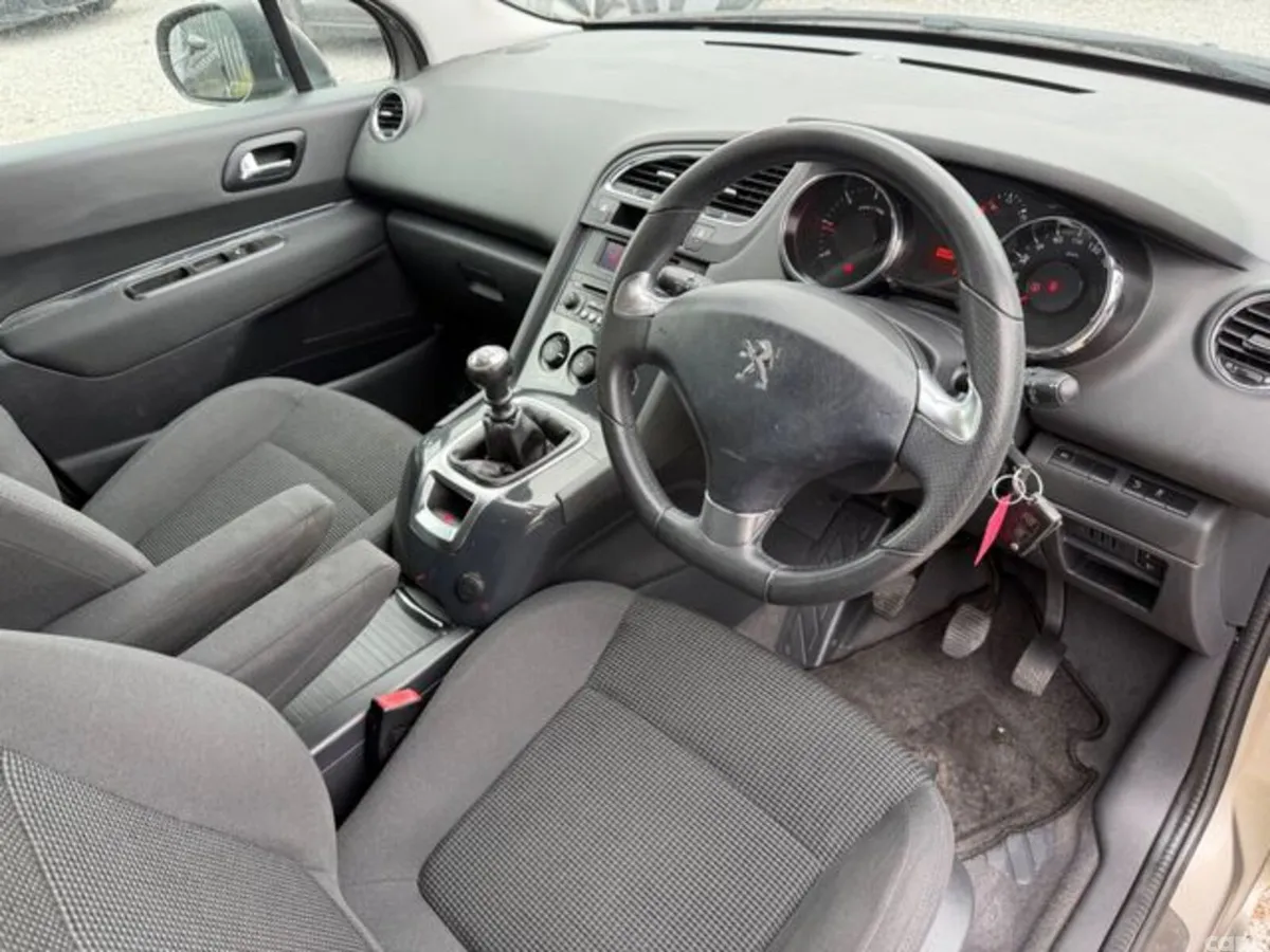 Peugeot 5008 MPV, Diesel, 2015, Grey