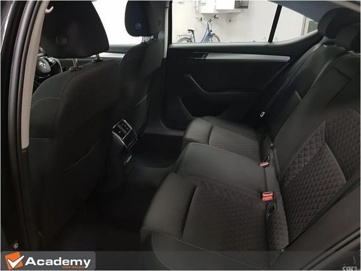 Skoda Superb Saloon, Diesel, 2023, Black