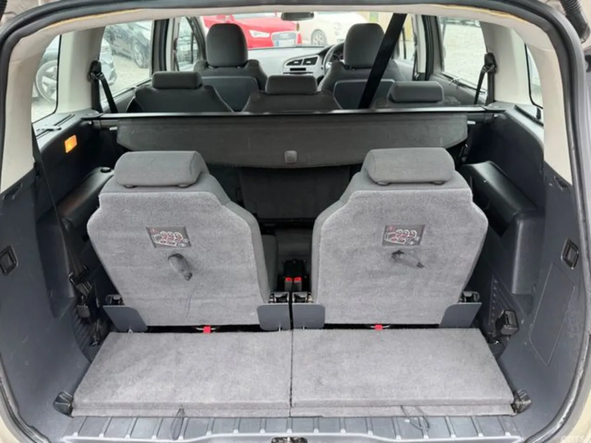 Peugeot 5008 MPV, Diesel, 2015, Grey