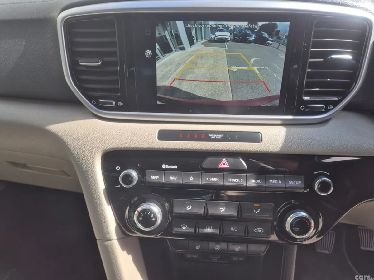 Kia Sportage MPV, Diesel Hybrid, 2021, Red