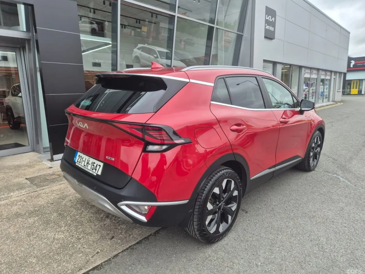 Kia Sportage MPV, Petrol Plug-in Hybrid, 2023, Red
