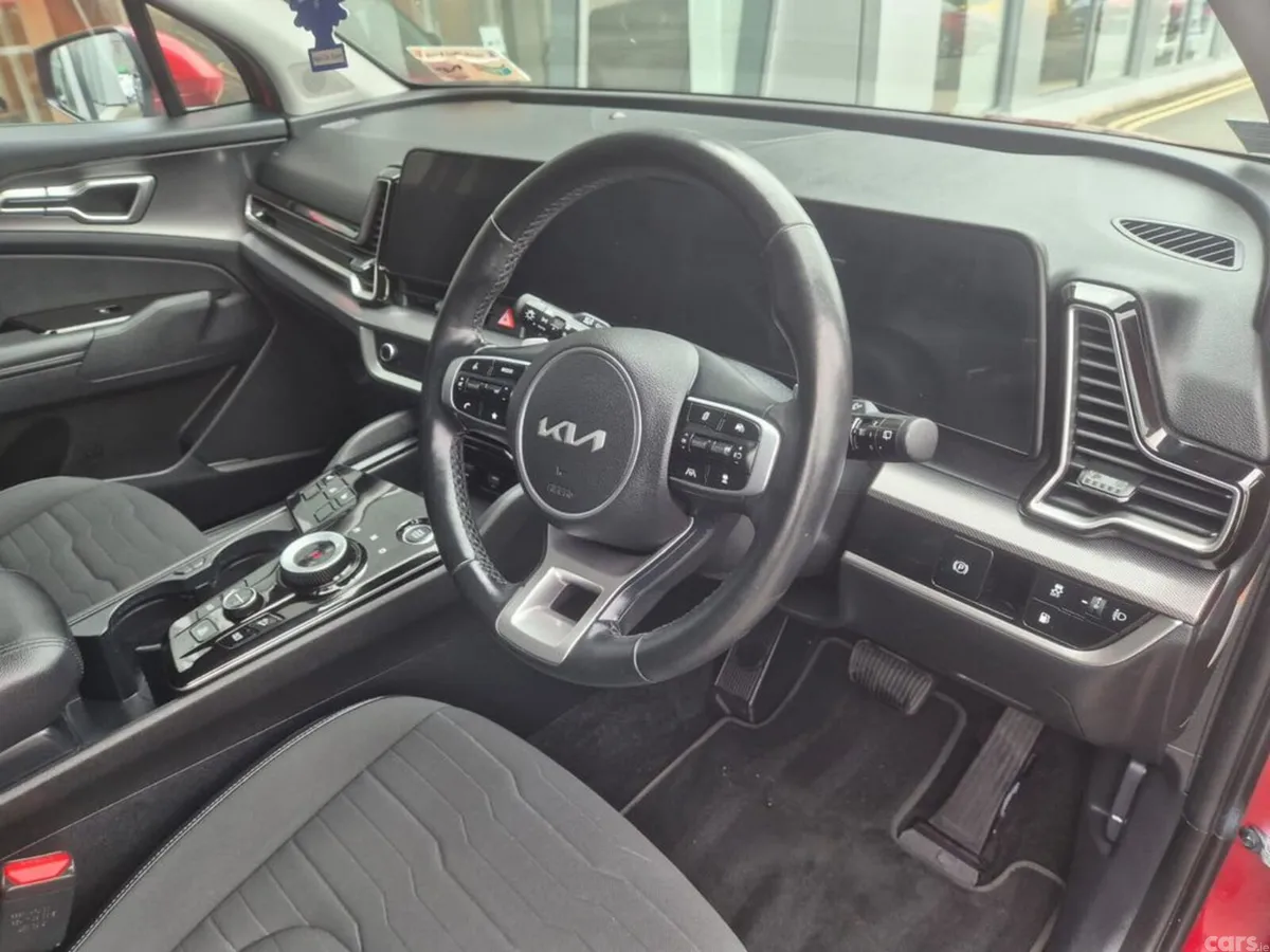 Kia Sportage MPV, Petrol Plug-in Hybrid, 2023, Red