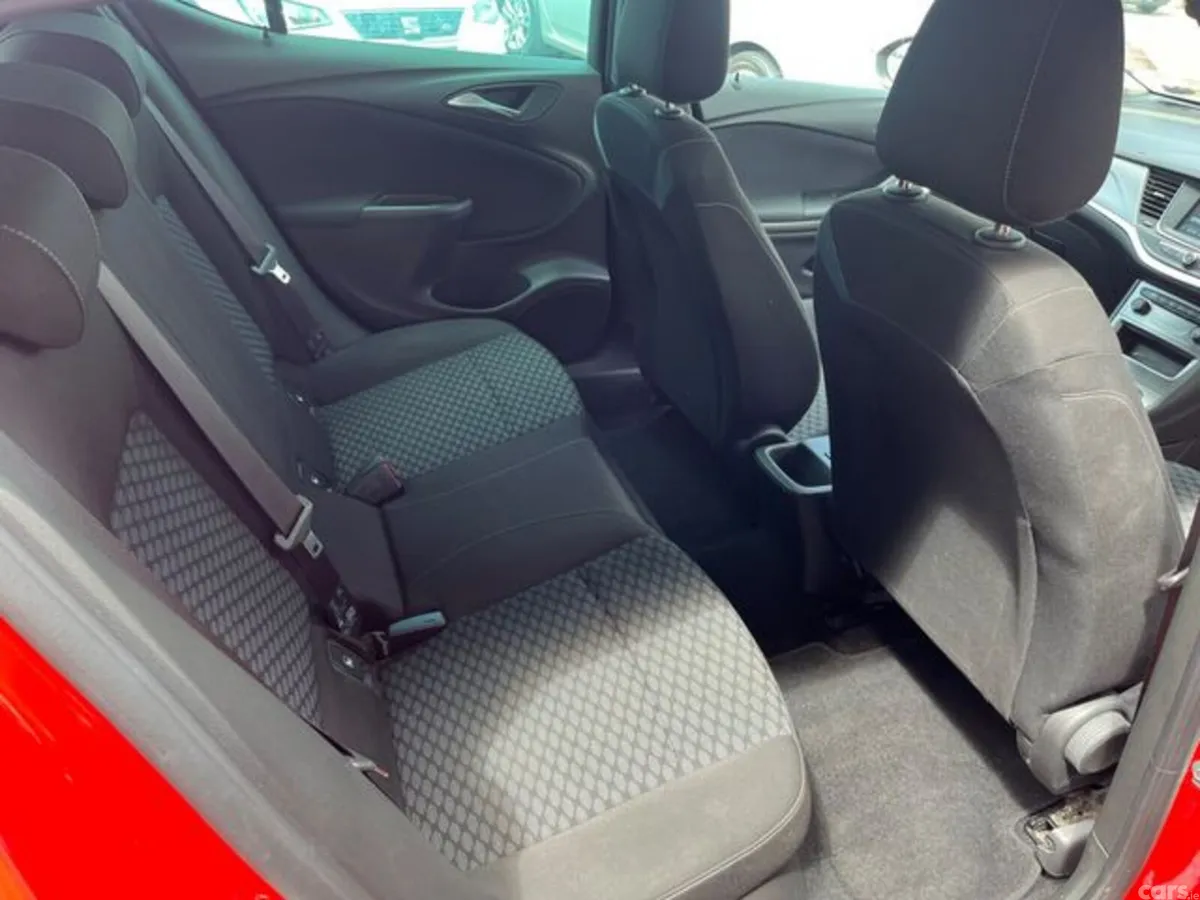 Opel Astra Hatchback, Petrol, 2019, Red