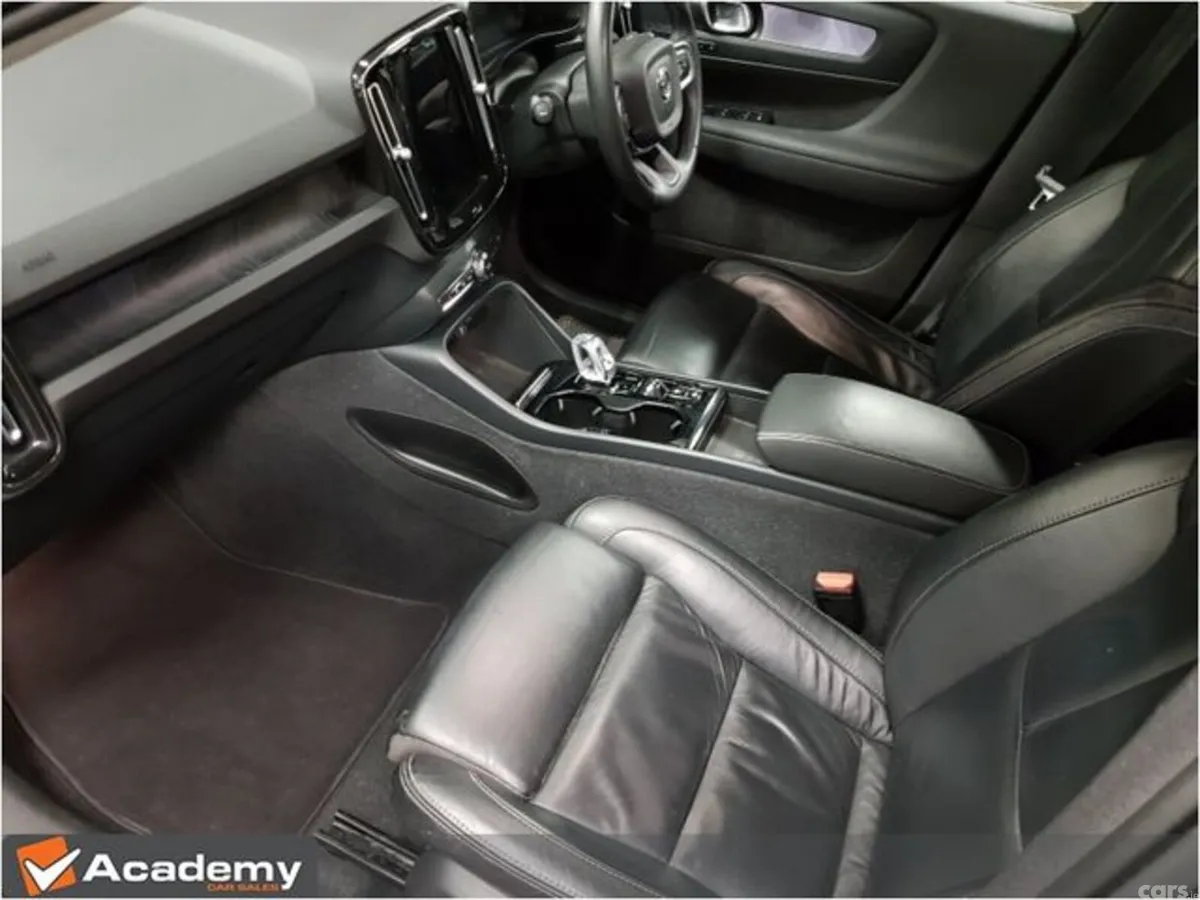 Volvo XC40 Estate, Petrol Plug-in Hybrid, 2023, Black