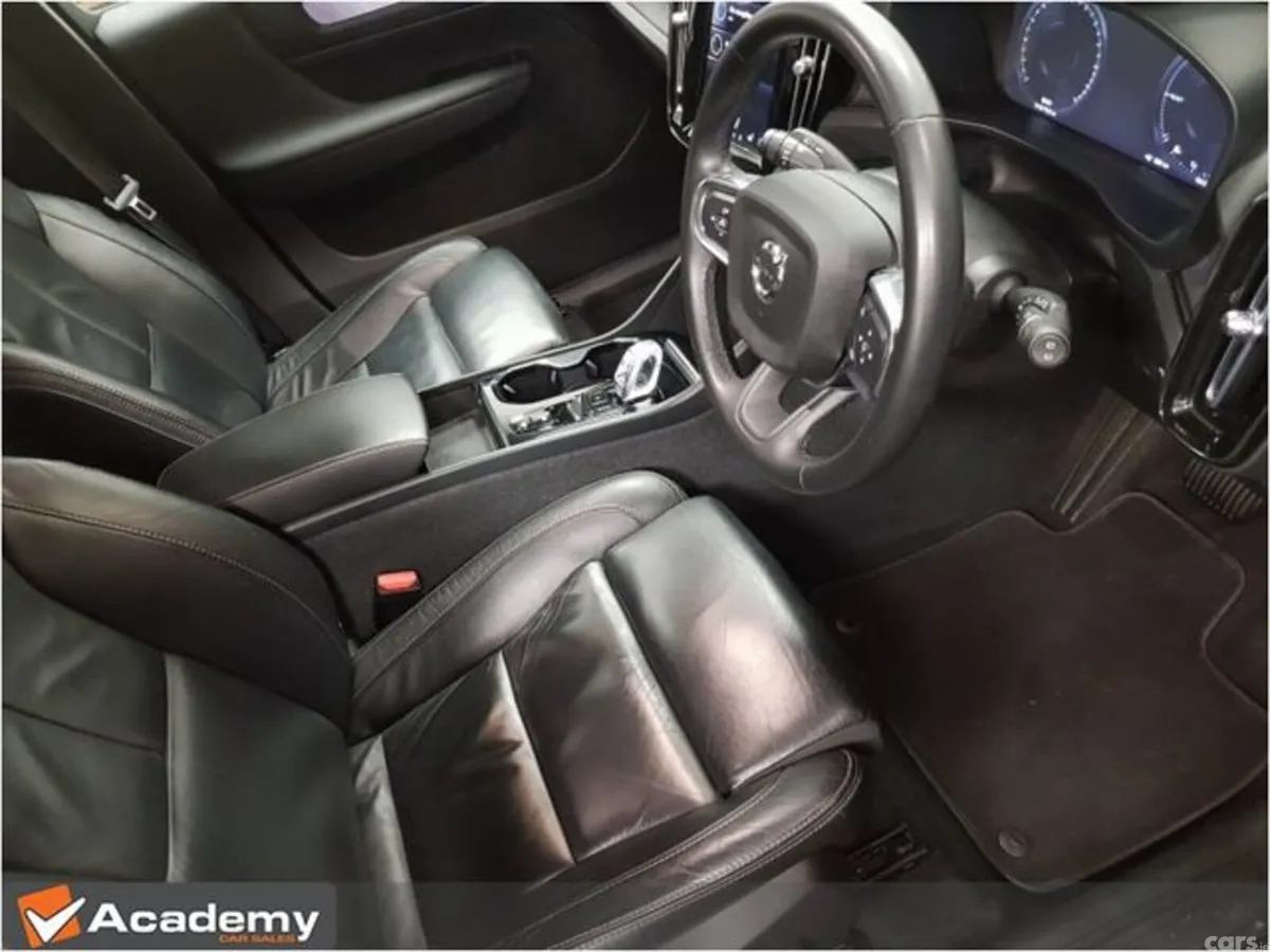 Volvo XC40 Estate, Petrol Plug-in Hybrid, 2023, Black
