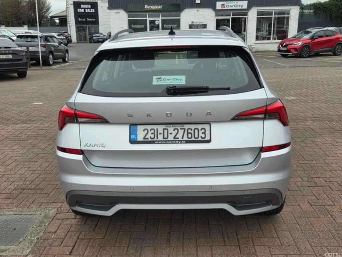 Skoda Kamiq Hatchback, Petrol, 2023, Grey