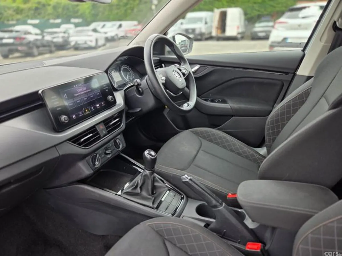 Skoda Kamiq Hatchback, Petrol, 2023, Grey