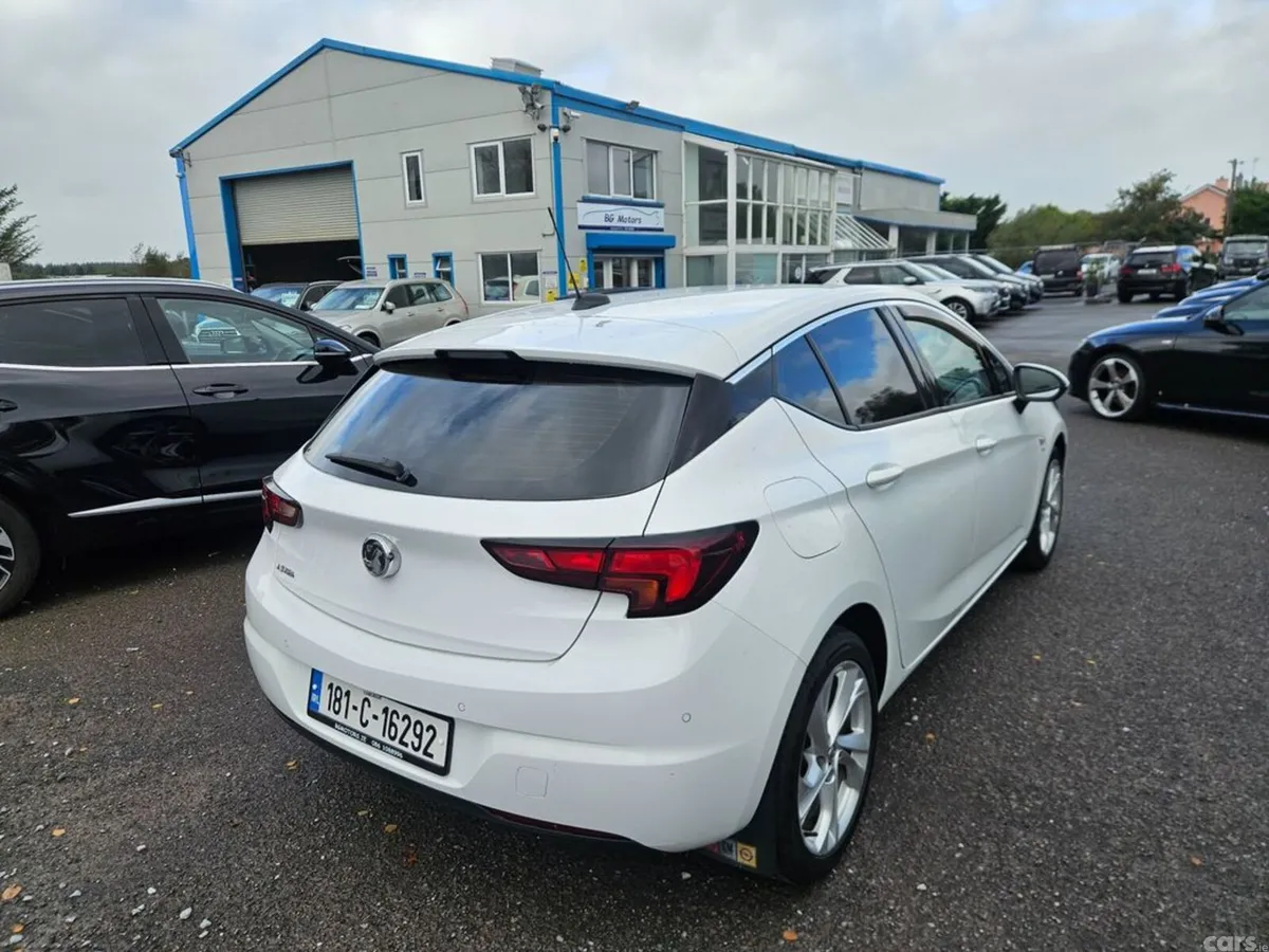 Vauxhall Astra Hatchback, Petrol, 2018, White