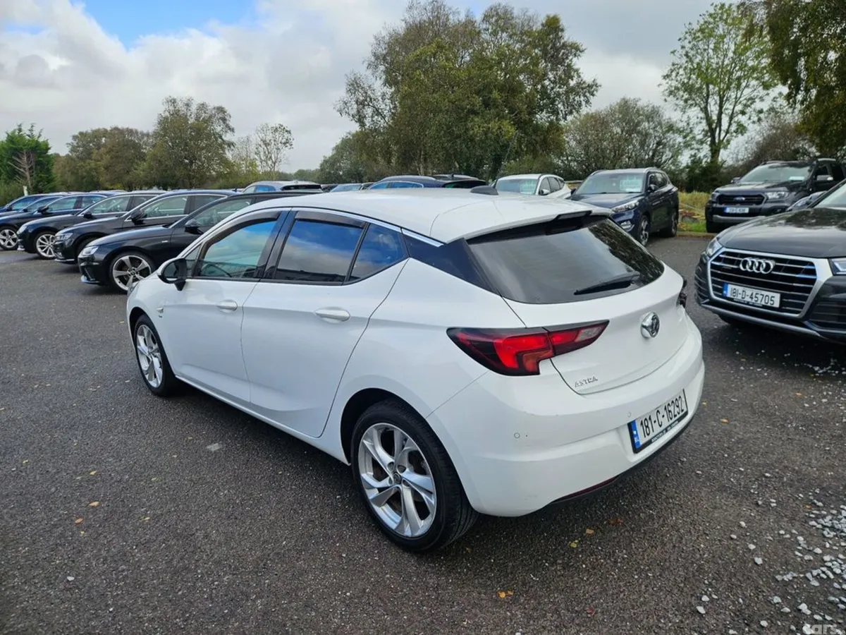 Vauxhall Astra Hatchback, Petrol, 2018, White