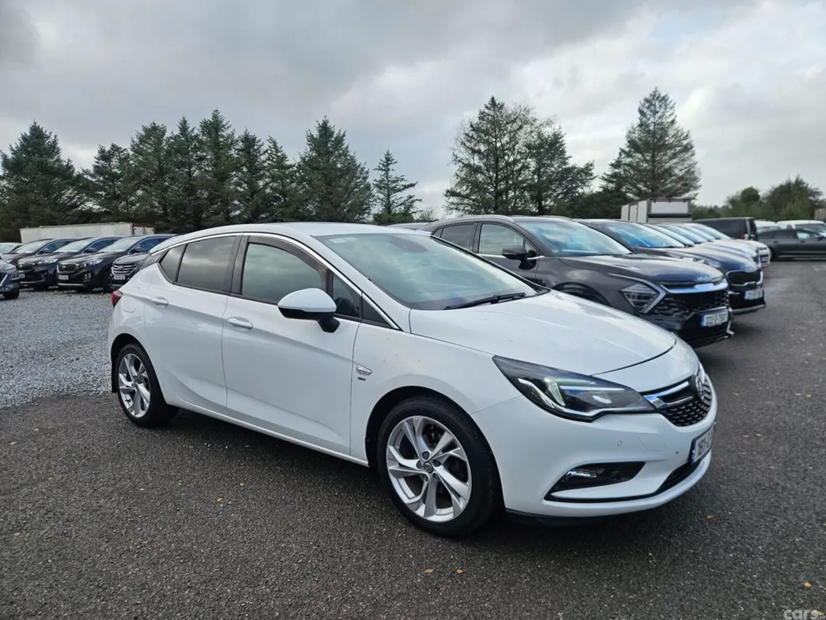 Vauxhall Astra Hatchback, Petrol, 2018, White