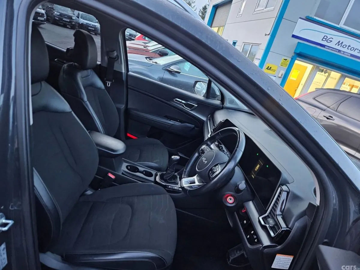 Kia Sportage SUV, Diesel Hybrid, 2023, Grey