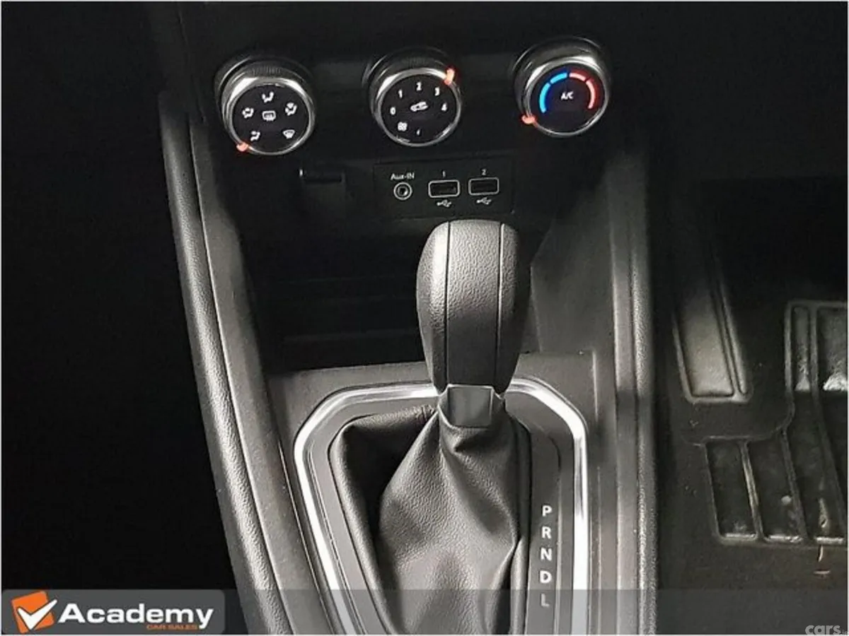 Renault Clio Hatchback, Petrol, 2023, Blue