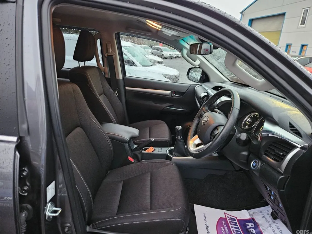 Toyota Hilux Pick Up, Diesel, 2025, Grey