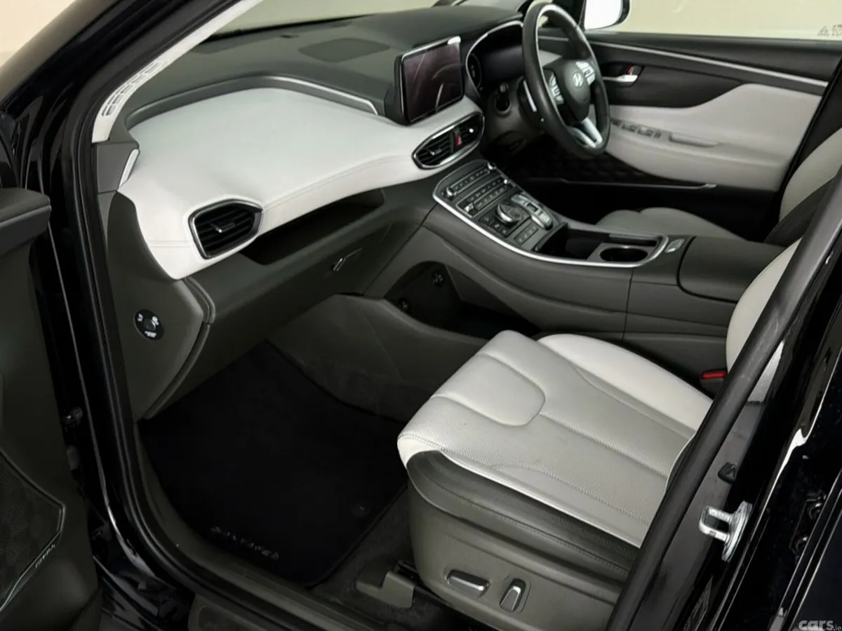 Hyundai Santa Fe SUV, Petrol Plug-in Hybrid, 2023, Black