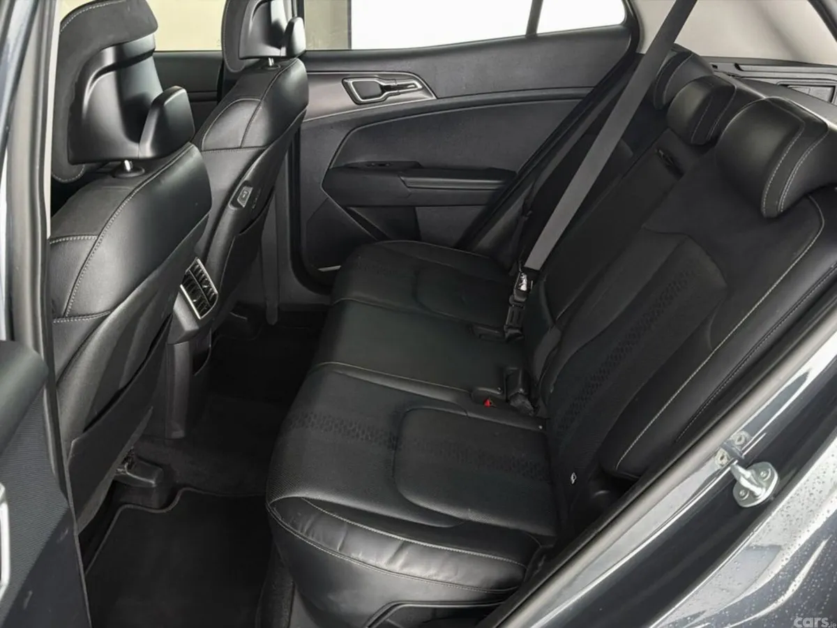 Kia Sportage MPV, Diesel, 2024, Grey