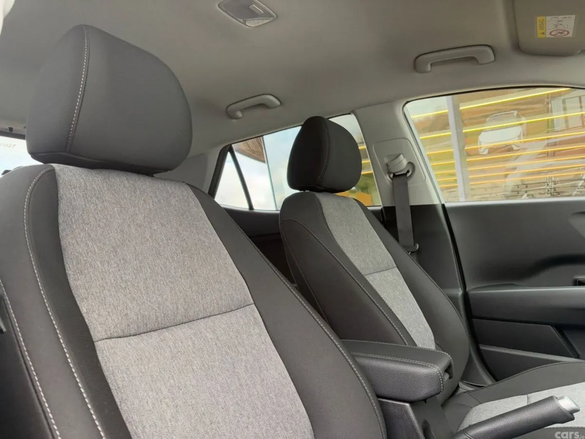 Kia Stonic Hatchback, Petrol, 2027, Grey