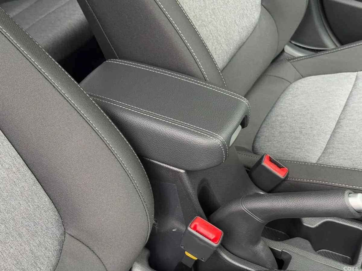 Kia Stonic Hatchback, Petrol, 2027, Grey