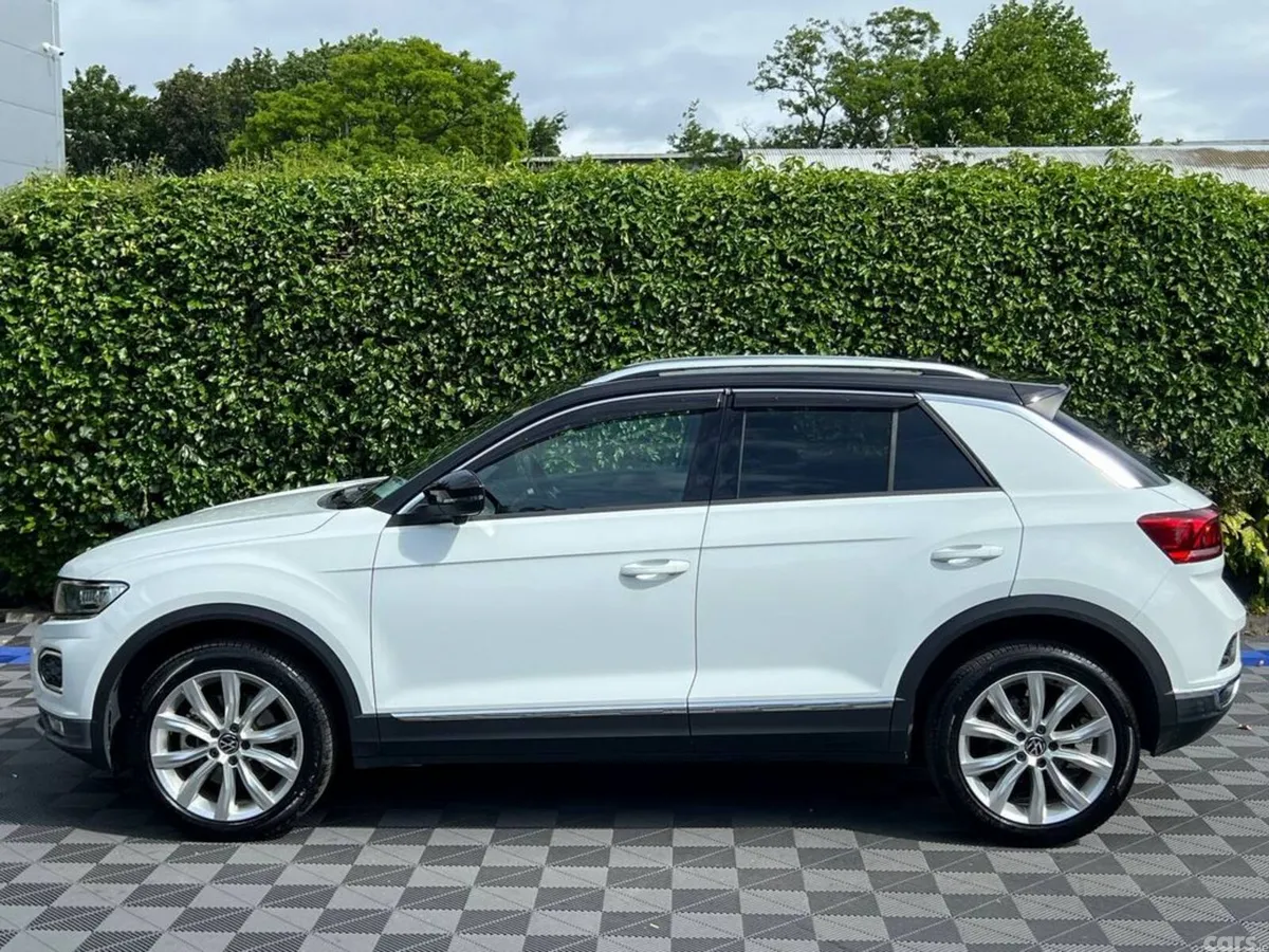 Volkswagen T-Roc SUV, Diesel, 2021, White