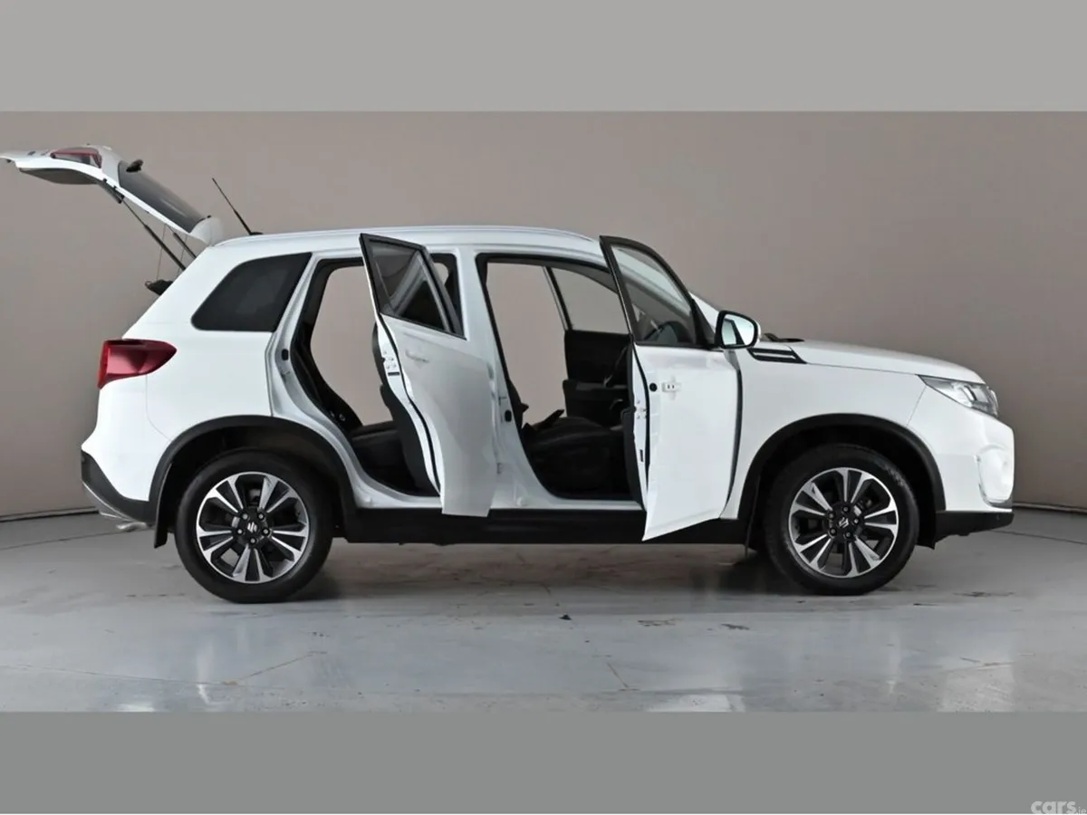 Suzuki Vitara SUV, Petrol Hybrid, 2023, White