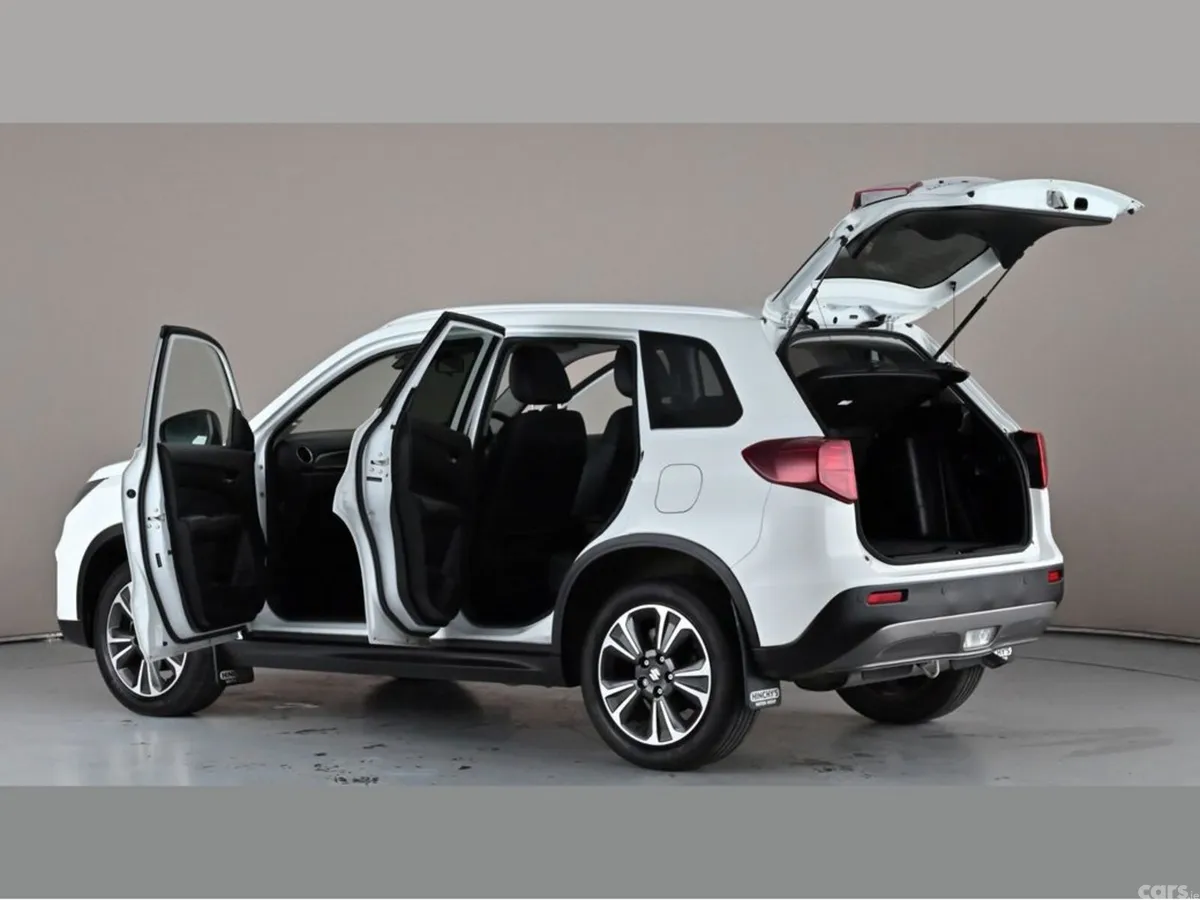 Suzuki Vitara SUV, Petrol Hybrid, 2023, White