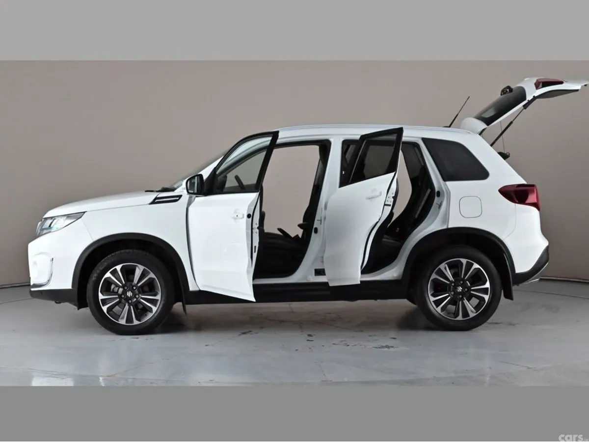 Suzuki Vitara SUV, Petrol Hybrid, 2023, White